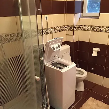 Appartement Eszter Apartman *